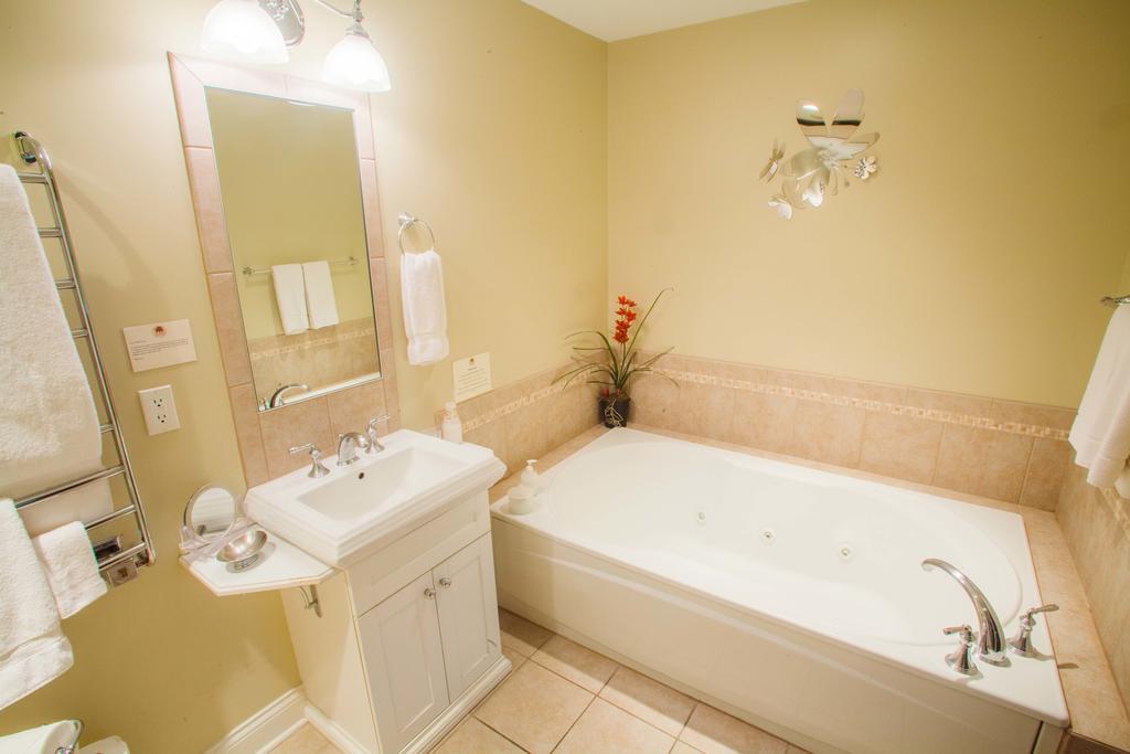 Seven Oaks Bed & Breakfast Lake Geneva Zimmer foto